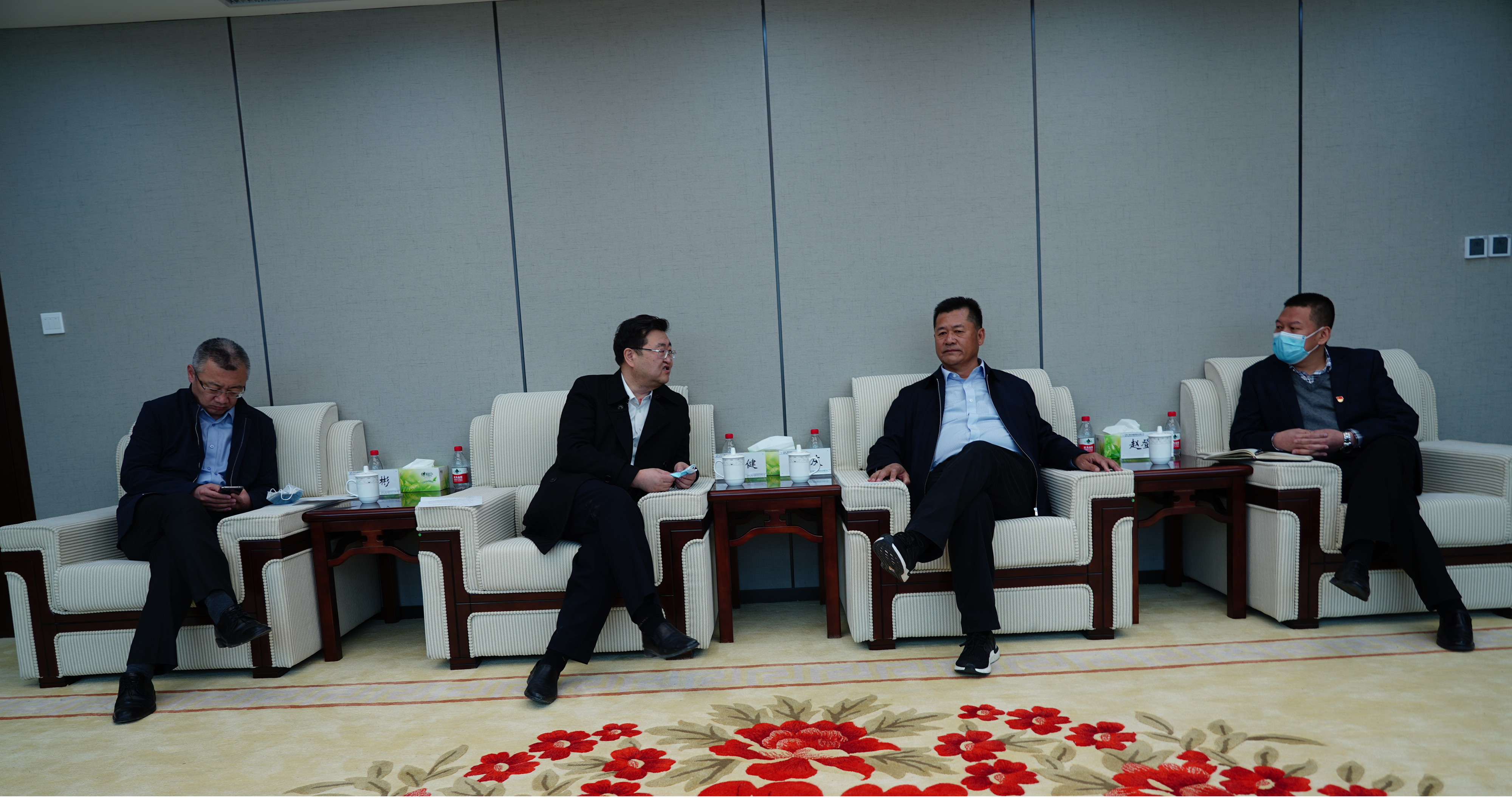 宋忠慶會(huì)見浙商銀行蘭州分行黨委書記、行長申健一行